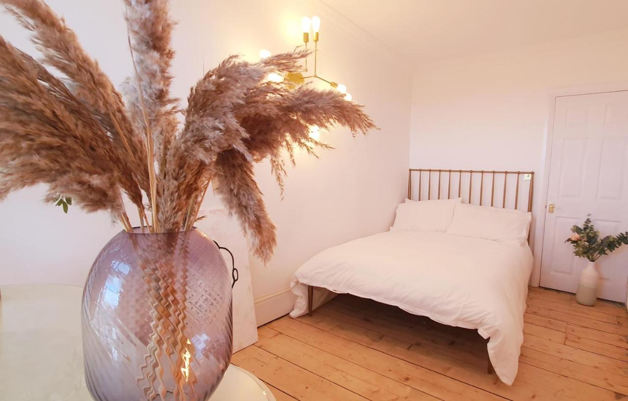 Elegant 5 Bed 4 Bath 'Vogue House' Parisian Style Home 马盖特 外观 照片