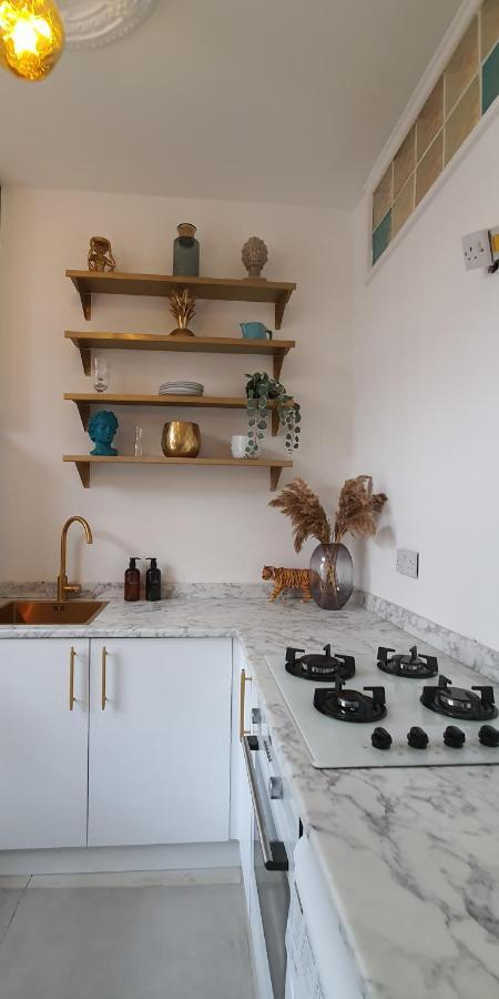 Elegant 5 Bed 4 Bath 'Vogue House' Parisian Style Home 马盖特 外观 照片