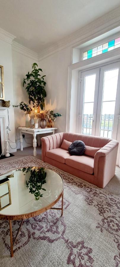 Elegant 5 Bed 4 Bath 'Vogue House' Parisian Style Home 马盖特 外观 照片